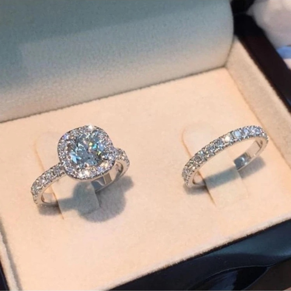 New 3.2 CT Cushion Cut Halo White Sapphire 14k White Gold Plated Bridal Ring Set - Picture 4 of 15